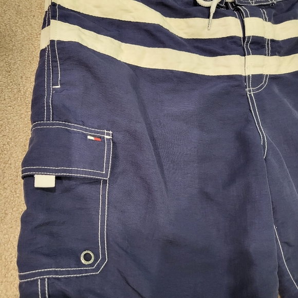 Men's Tommy Hilfiger Swim Trunks Size L- Excellent Condition! - Picture 2 of 8